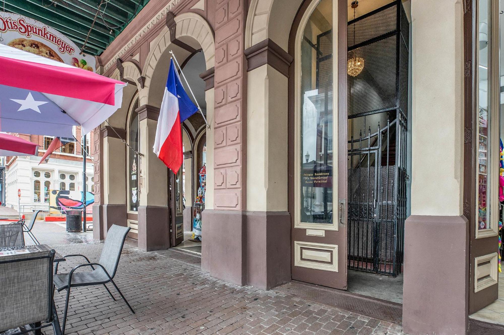 Ferienwohnung Historic Strand Lofts By 3Rd Coast Getaways Galveston Exterior foto